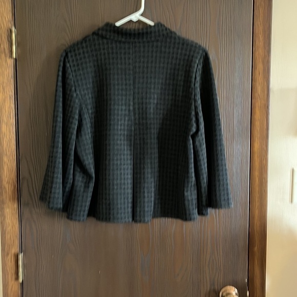 Molly & Maxx black/ gray 3/4 sleeved jacket. Size Large - Picture 6 of 8
